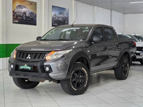 MITSUBISHI L200 TRITON 2.4 16V TURBO DIESEL GL CD 4X4 MANUAL MITSUBISHI L200 TRITON 2.4 16V TURBO DIESEL GL CD 4X4 MANUAL